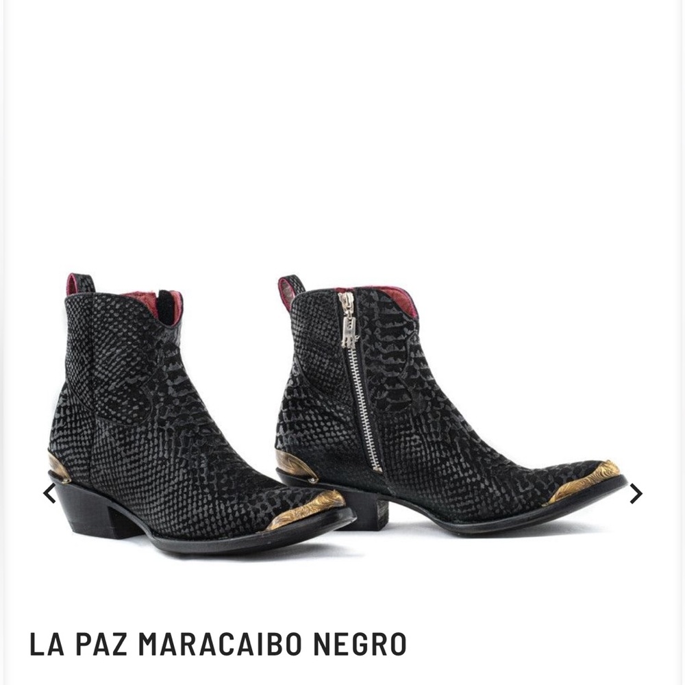 MEXICANA LEATHER POINTED COWBOY BOOTIES IN PYTHON-EFFECT with gold metal tips